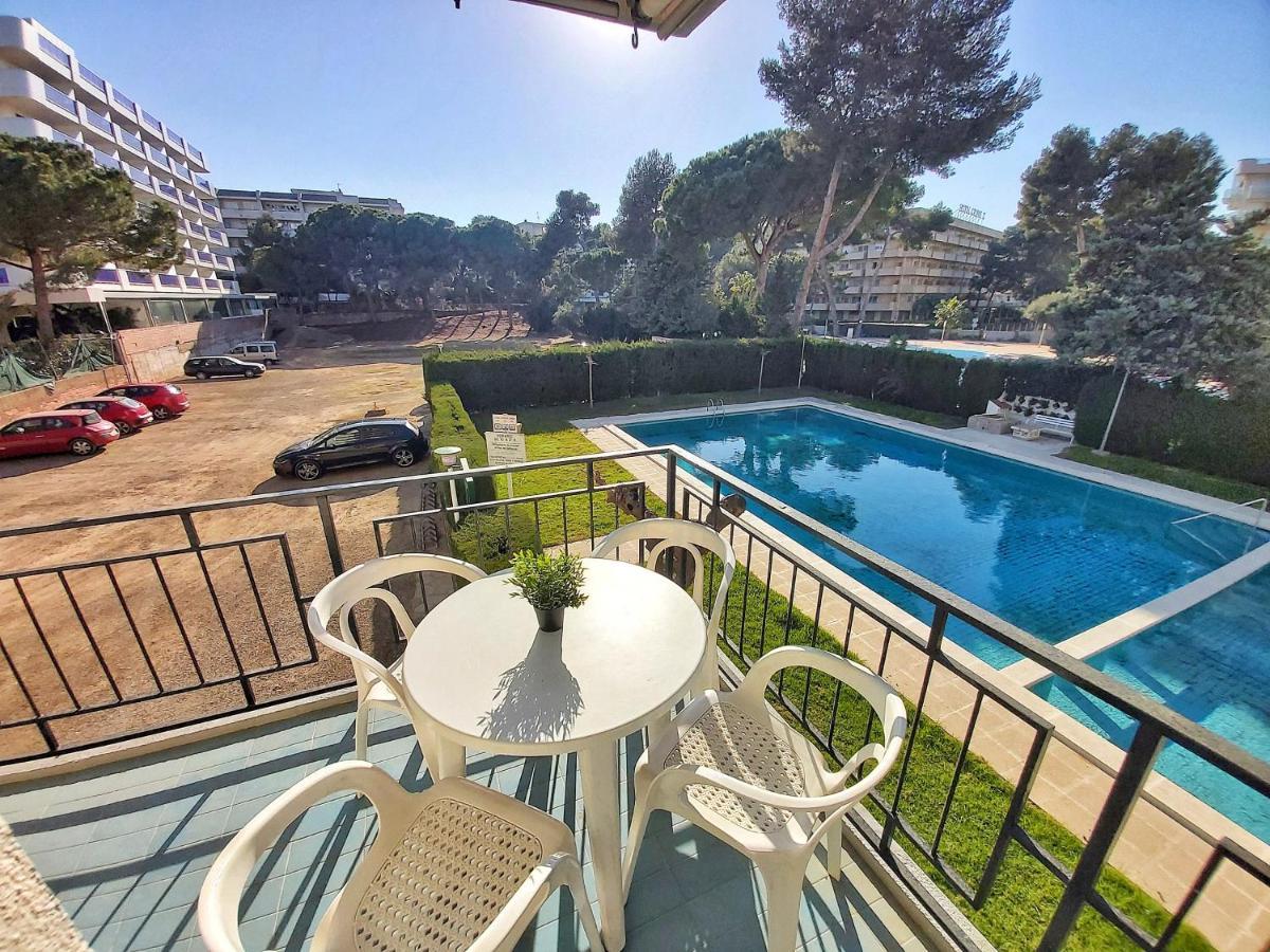 Apartamentos Casanostra Салоу Екстер'єр фото