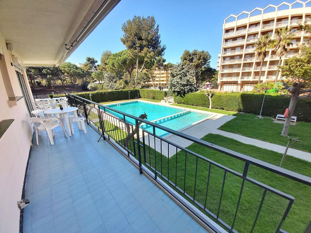 Apartamentos Casanostra Салоу Екстер'єр фото