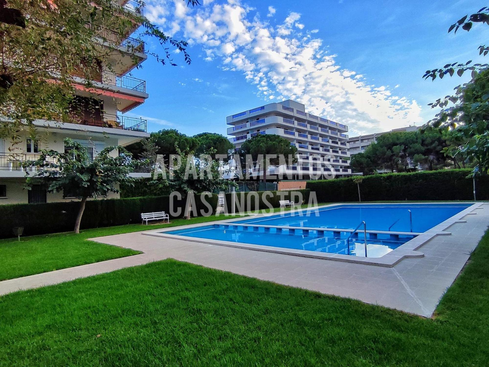 Apartamentos Casanostra Салоу Екстер'єр фото