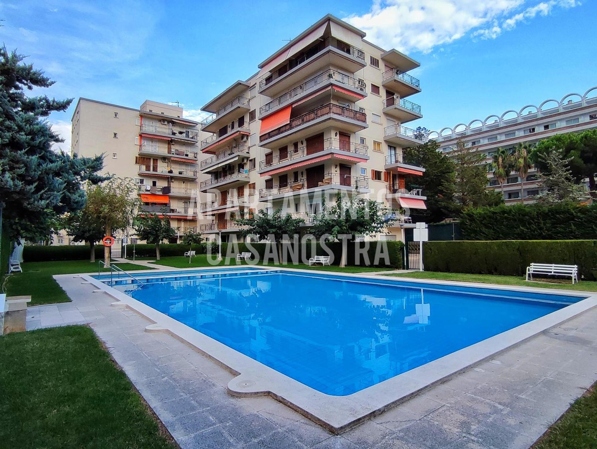 Apartamentos Casanostra Салоу Екстер'єр фото