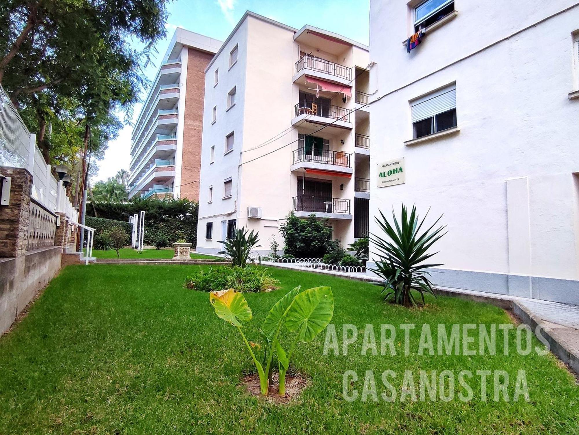 Apartamentos Casanostra Салоу Екстер'єр фото